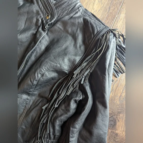 Harley Davidson Women Large MIRAGE Black Leather Fringe Jacket w/ Metal Emblem